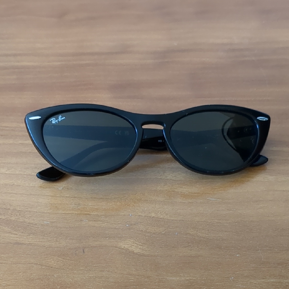 Ray-Ban Black Cat Eye Sunglasses
